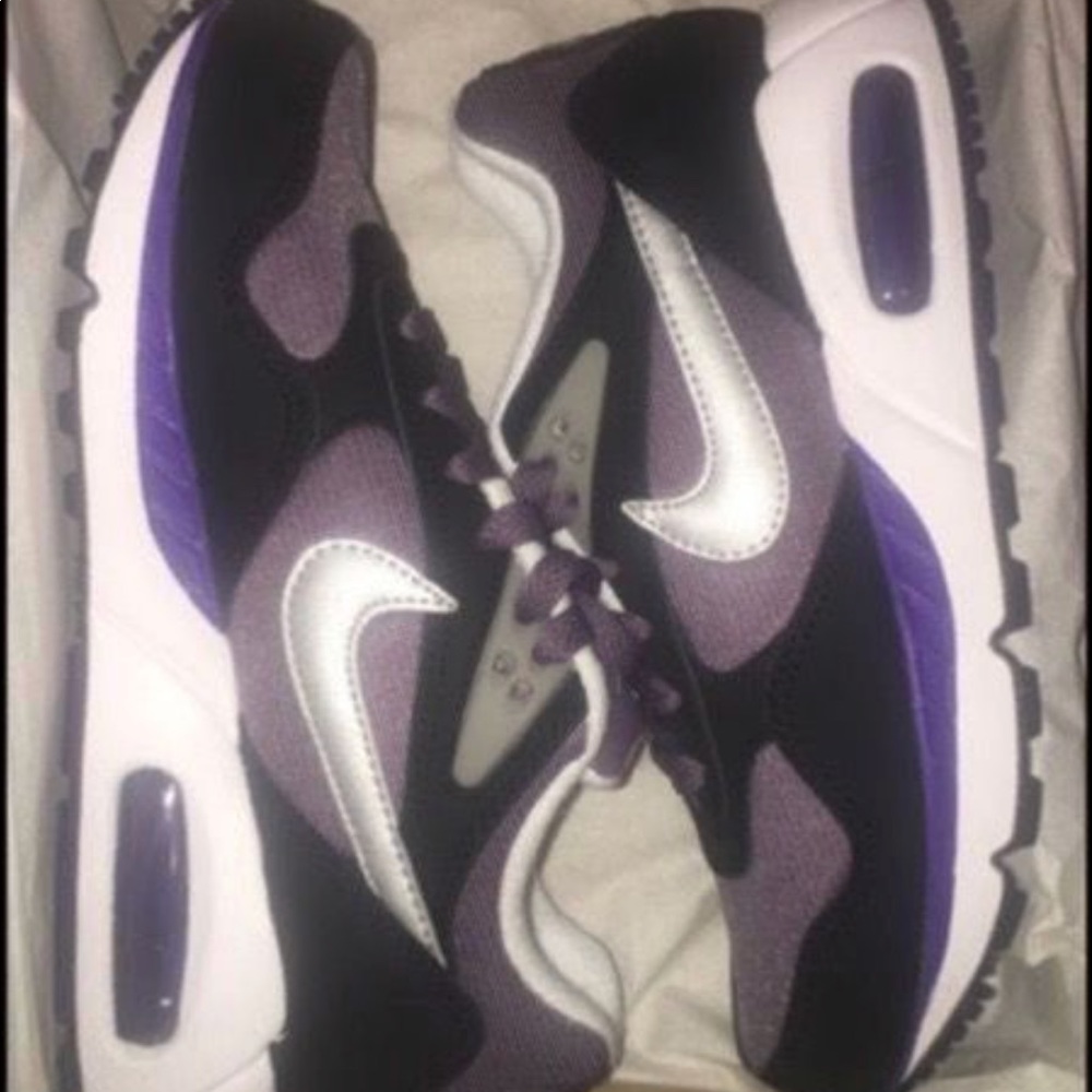Nike air maxes